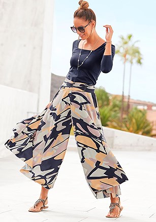 Printed Flowy Culottes product image (X38279.NVPR.1)